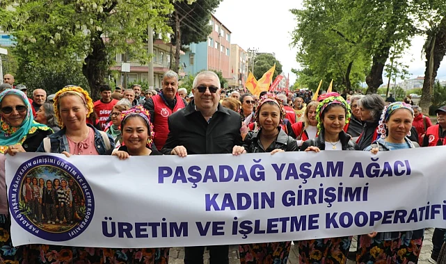 Balıkesir Edremit'te 1 Mayıs coşkuyla kutlandı