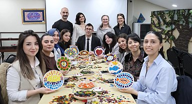 Bursa'da cam atıklar sanata dönüştü