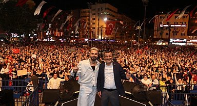 Denizli'de dev buluşma: On binler Sefo konserine akın etti
