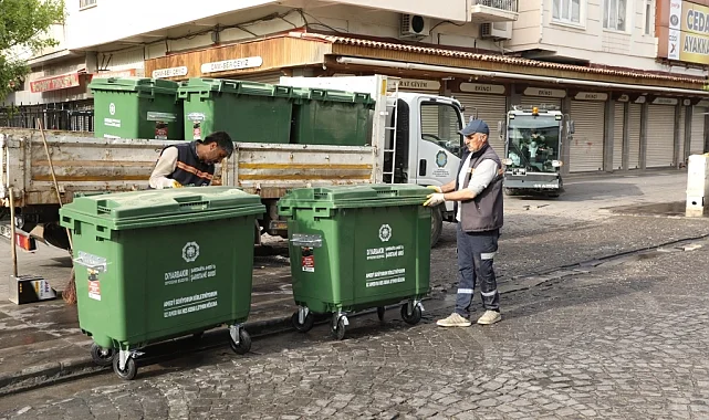 Diyarbakır'da yeni nesil çöp konteynerleri alanlarda