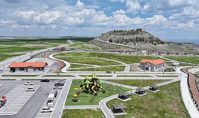 Erkilet Millet Bahçesi'nde Kafe Sinan hazırlığı