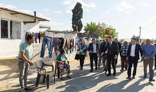 İzmir Çırpı'da Başkan Tugay halkla buluştu