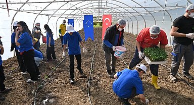 Kocaeli'de çocuklar toprakla buluştu