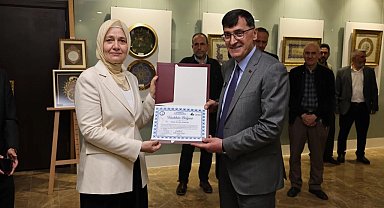 Kütahya'da tezhip sanatı sergisi sanatseverlerle buluştu