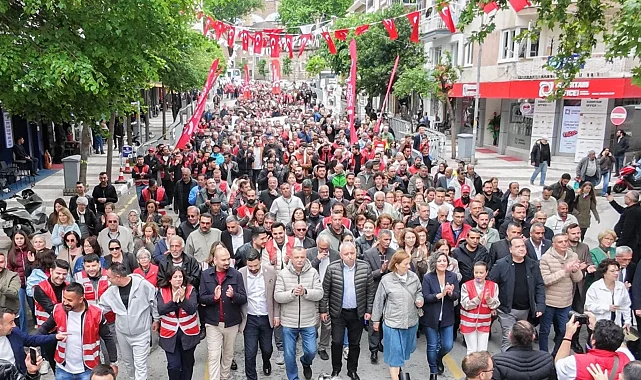Manisa'da Başkan Dutlulu emekçilerle omuz omuzaydı