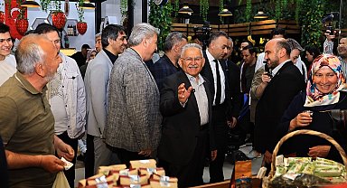 Memduh Büyükkılıç'tan Çarşı Melikgazi'ye ziyaret