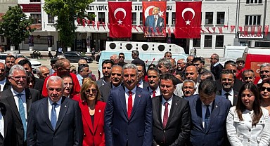 Meydanlarda 19 Mayıs Ruhu