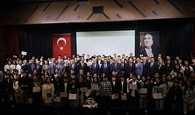 Sakarya'da liselilerin sanat dolu festivali ödül töreni ile taçlandı