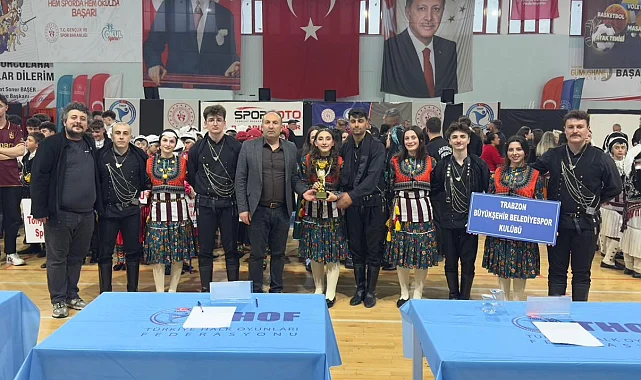 Trabzon Büyükşehir'in Halk Oyunları ekibi bölge şampiyonu oldu