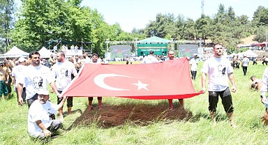 64. Geleneksel Tarihi Çalı Güreşleri Büyük Heyecana Sahne Oldu