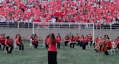 A Milli Takım marşını Bursalı öğrenciler besteledi... Bursalı 'Bizim Çocuklar' birinci seçildi
