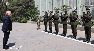Bakan Güler'den Kahramanmaraş'ta Tugay Komutanlığı'na ziyaret