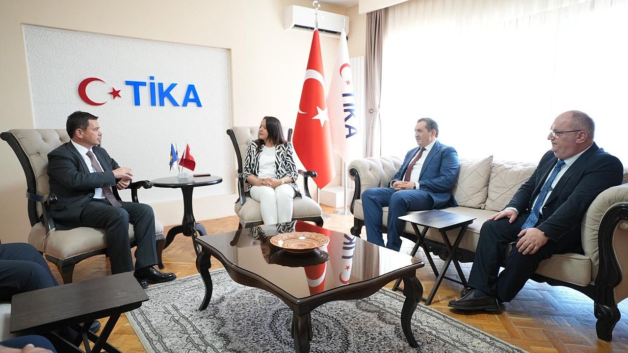 Başkan Erkan Aydın’dan Kosova Çıkarması: Diplomasi ve Kardeşlik Mesajları