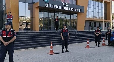 Belediyeye Şafak Operasyonu