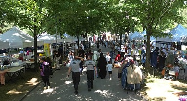 Bursa’da Aktif Yaşam Şenliği ve Huzurevi Kermesi Yoğun Katılımla Gerçekleşti