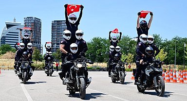 Bursa'da 'Motosikletli Polis Timleri' eğitimi tamamlandı