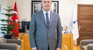 Cemil Tugay CHP'den istifa etti! Görevini bağımsız sürdürecek