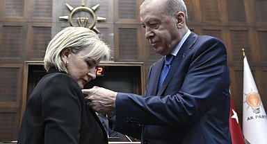 CHP'den istifa eden Nimet Özdemir AK Parti'ye katıldı