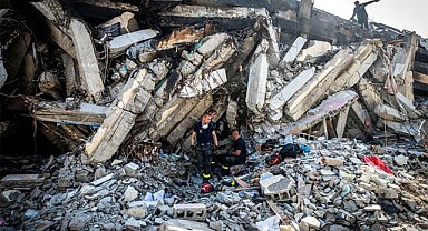 Enkaz Başında Umut Nöbeti