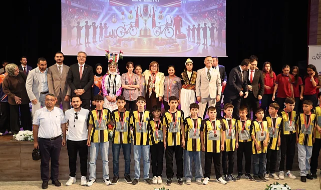 Gaziantep'te 'Okul Sporları Enleri' ödüllendirildi