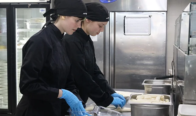 Hollandalı öğrenciler Kocaeli'de türk mutfağını öğrendi