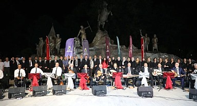 İnegöl’de Açık Havada Türk Sanat Müziği Keyfi