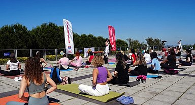 İstanbul Maltepe'de yoga için buluştular