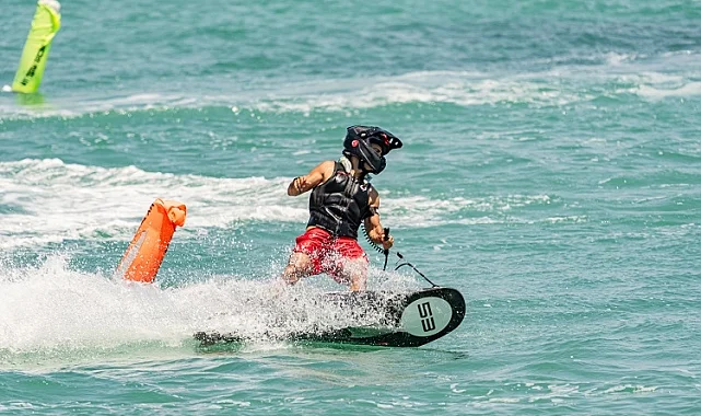 İzeltaş Dünya Motosurf Şampiyonası'nda heyecan fırtınası başladı