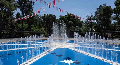 İzmir Bornova'da Büyükpark'in simge havuzu yenilendi