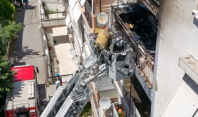 İzmir Karabağlar'daki yangında 6 kişi güvenle tahliye edildi