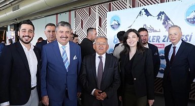 Kayserililer Zirvesi'ne Büyükkılıç damgası
