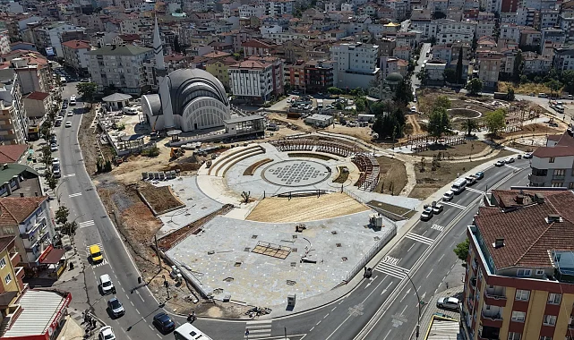 Kocaeli Çayırova Kent Meydanı'nda sona doğru