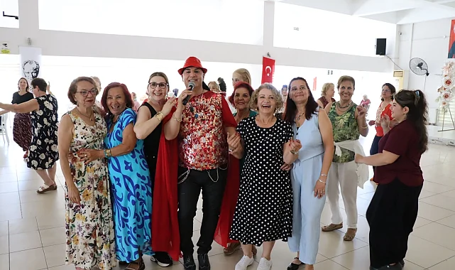 Kocaeli İzmit'te kadınlar söyleşi ve matinede buluştu