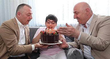 Kocaeli'de Başkan Büyükakın'dan doğum günü sürprizi