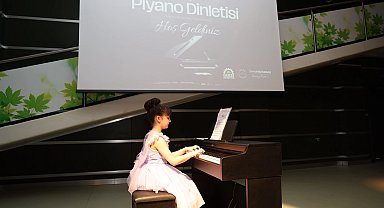 Kocaeli'de GESMEK kursiyerlerinden piyano dinletisi