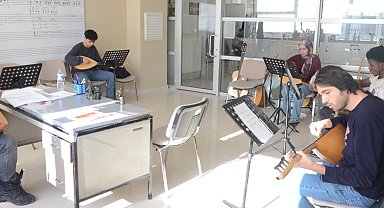 Malatya'da bağlama sevgisi kültürleri buluşturuyor
