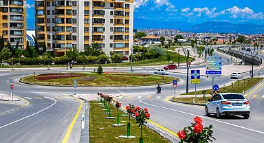 Malatya'da parklar ve kavşaklar çiçeklerle süslendi