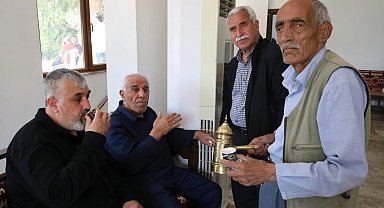 Mardinli Veysi Usta 64 yıldır acıyı tatlıyı mırra ile paylaşıyor