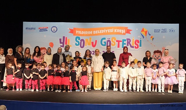 Miniklerden Renkli Yıl Sonu Gösterisi