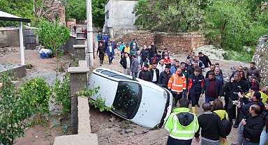 Niğde Gümüşler'de sel felaketi: 1 ölü, 5 yaralı! Hasar tespitler sürüyor