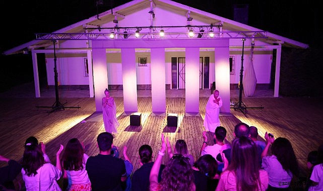 Nilüfer Belediyesi’nin “Kadın Oyunları Festivali Nilüfer” Perdelerini “Şairler Mezarlığı” ile Kapattı