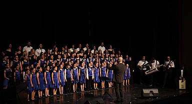 Nilüfer Çocuk Korosu 10. Yılını Özel Konserle Kutladı