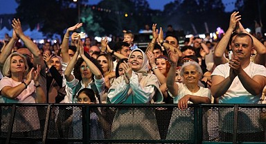 Nilüfer Karadeniz Festivali’nin İkinci Günü Dolu Dolu Geçti