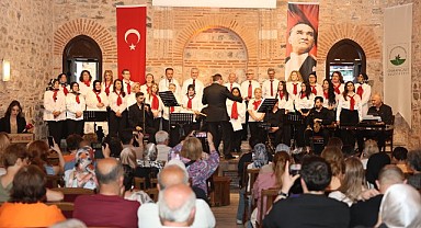 Ördekli Kültür Merkezi’nde Duygu Dolu Gece
