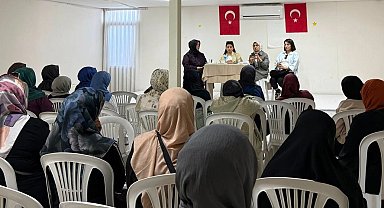 Sakarya Akyazı'da kadınlara rehberlik eden buluşma