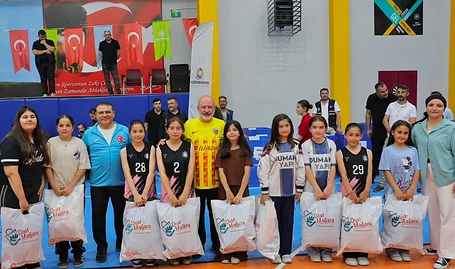 Şehir protokolü öğrencilerle filede buluştu