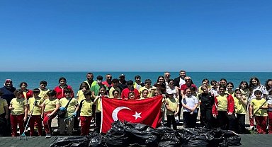 Trabzon'da Ayasofya sahilinde çevre temizliği etkinliği