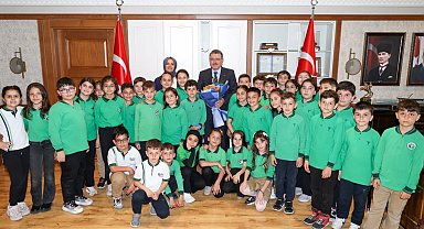 Trabzon'da Başkan Genç'ten minik misafirlerine maç sözü!