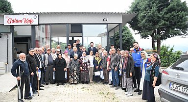Trabzon'da huzurevi sakinlerine anlamlı ziyaret