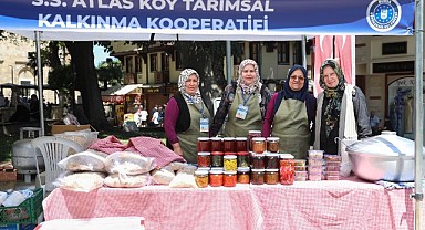 Ulucami Önünde Kadın Emeğine Dayanışma Buluşması